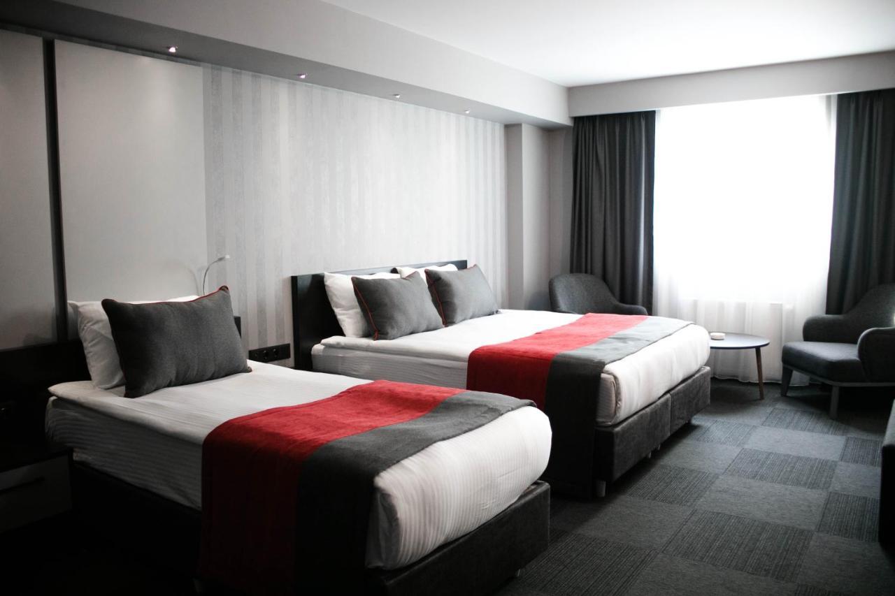 Methishotel Karsiyaka  Bagian luar foto