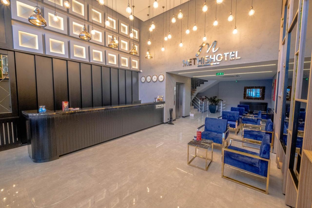 Methishotel Karsiyaka  Bagian luar foto