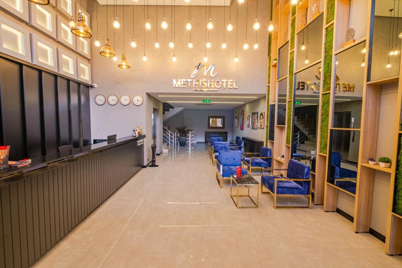 Methishotel Karsiyaka  Bagian luar foto