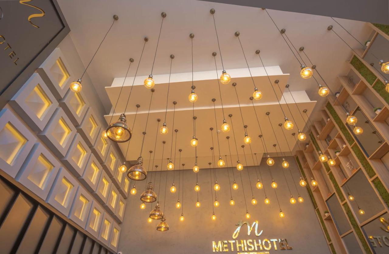 Methishotel Karsiyaka  Bagian luar foto
