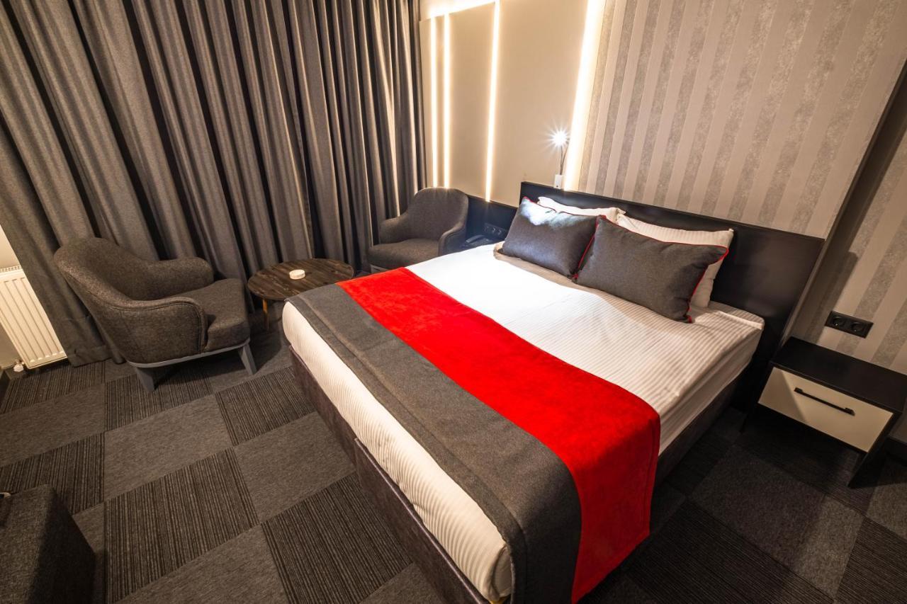 Methishotel Karsiyaka  Bagian luar foto