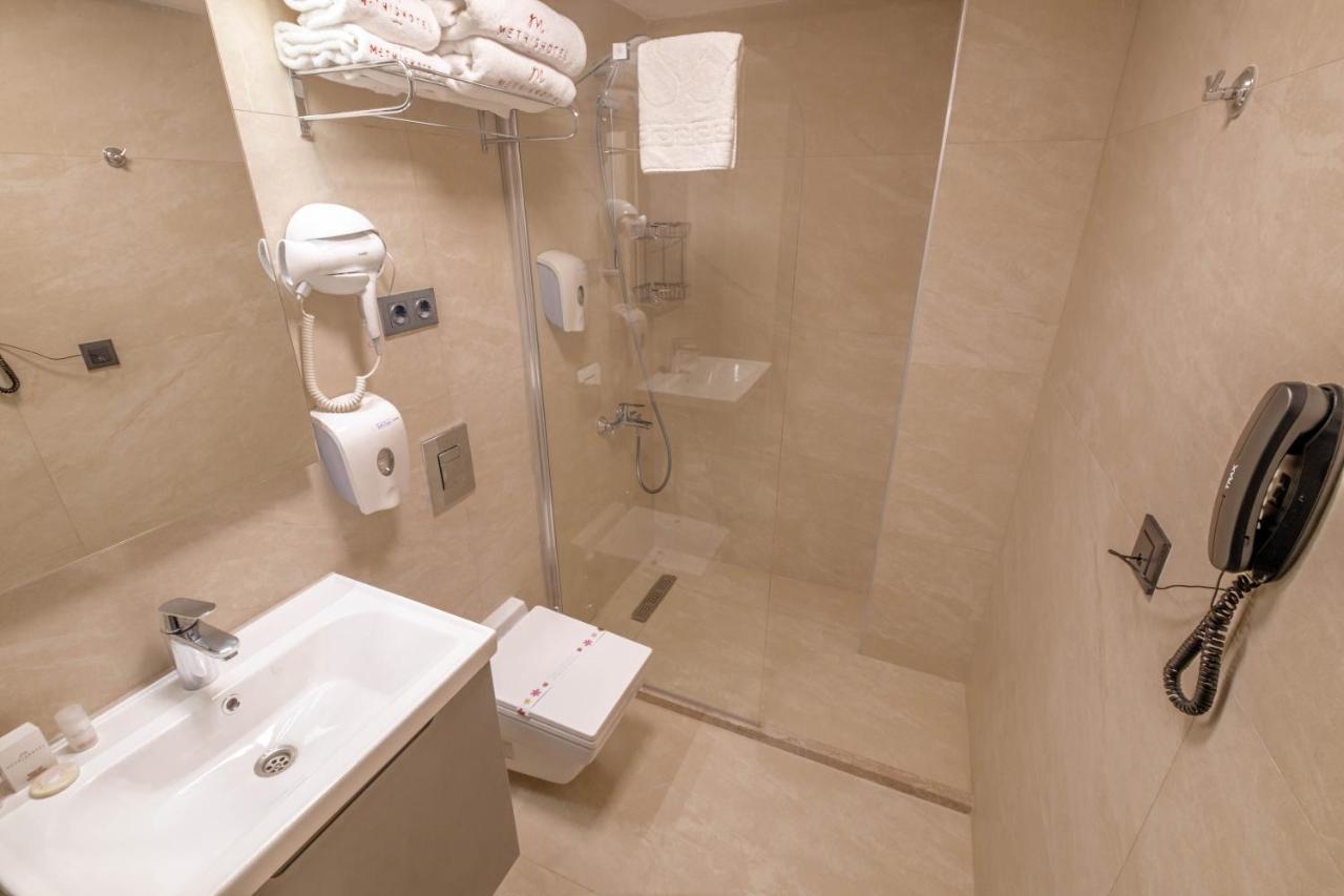 Methishotel Karsiyaka  Bagian luar foto